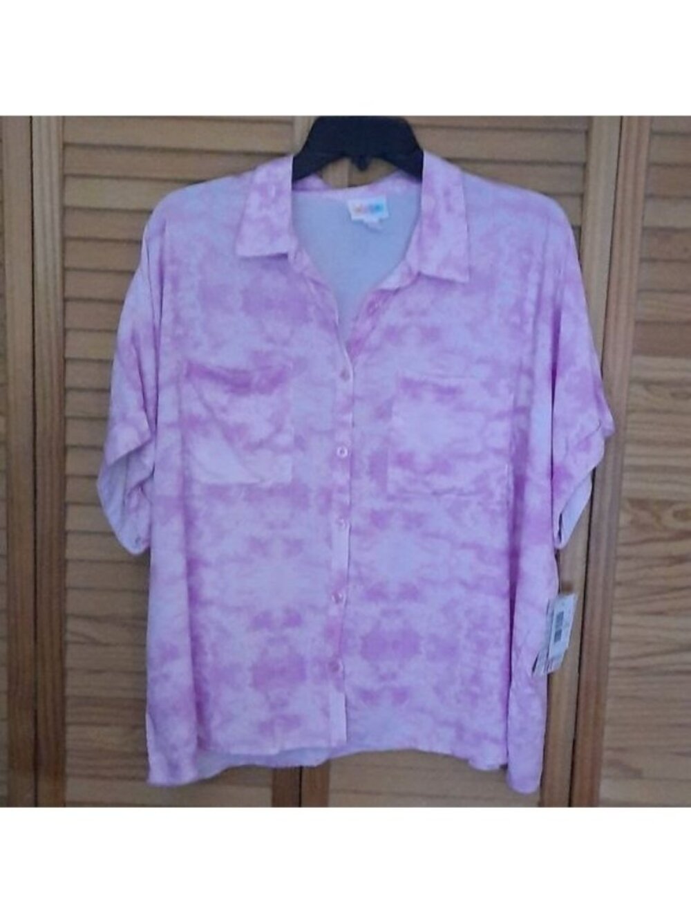 Amy Lularoe Pink Tye Dye Button Down Shirt Medium